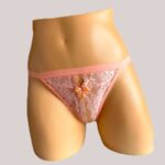 Panty Abierto en Encaje Color Palo rosa.